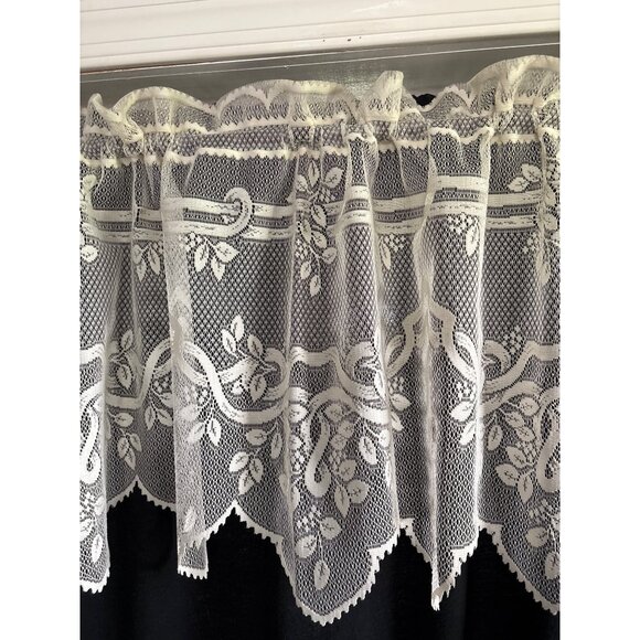 Heritage Lace Cream Valance 19"L x 64"W - Picture 2 of 11